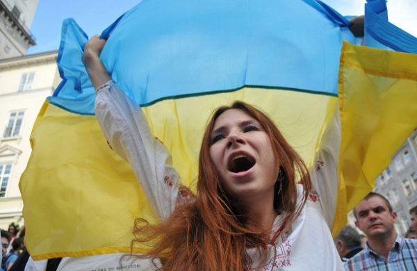 Экс-депутат Рады заявил о приближении "сумасшедшего кризиса" в Украине