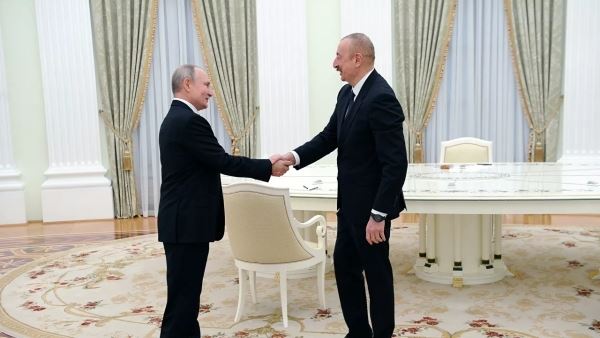 «Ид Мубарак!»: Путин поздравил Алиева с праздником Курбан-байрам