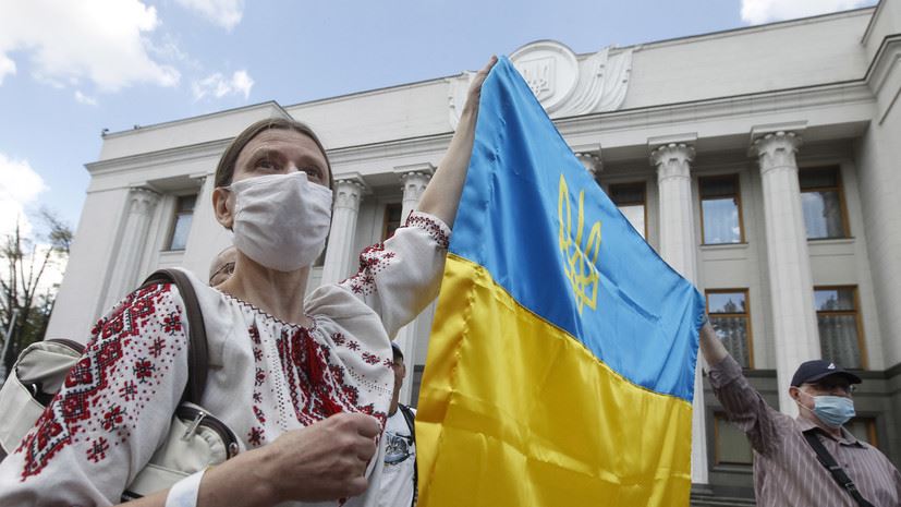 «Популизм можно использовать недолго»: почему на Украине снижается доверие к курсу властей